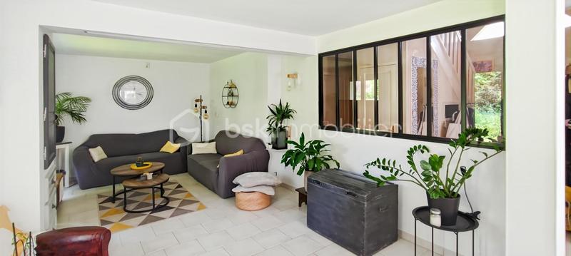 Maison traditionnelle - 162 m² - 7 pièces