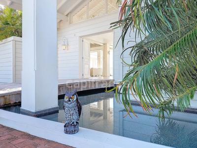 Propriété - 530 m² - 10 pièces