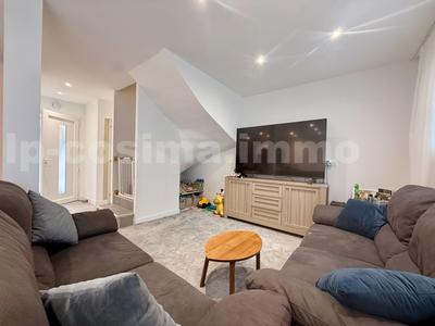 Maison - 98 m² - 4 pièces