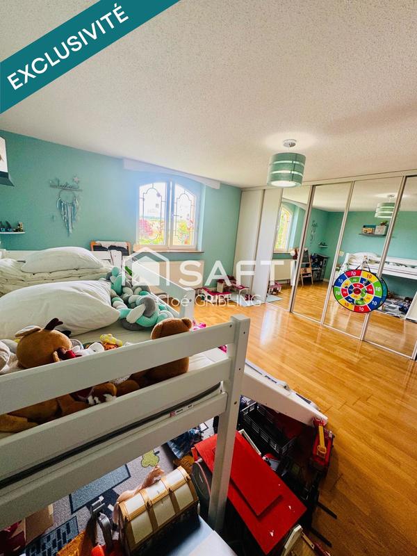 Maison - 219 m² - 6 pièces