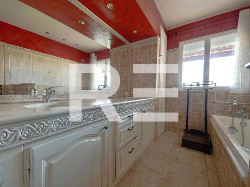 Propriété - 278 m² - 7 pièces