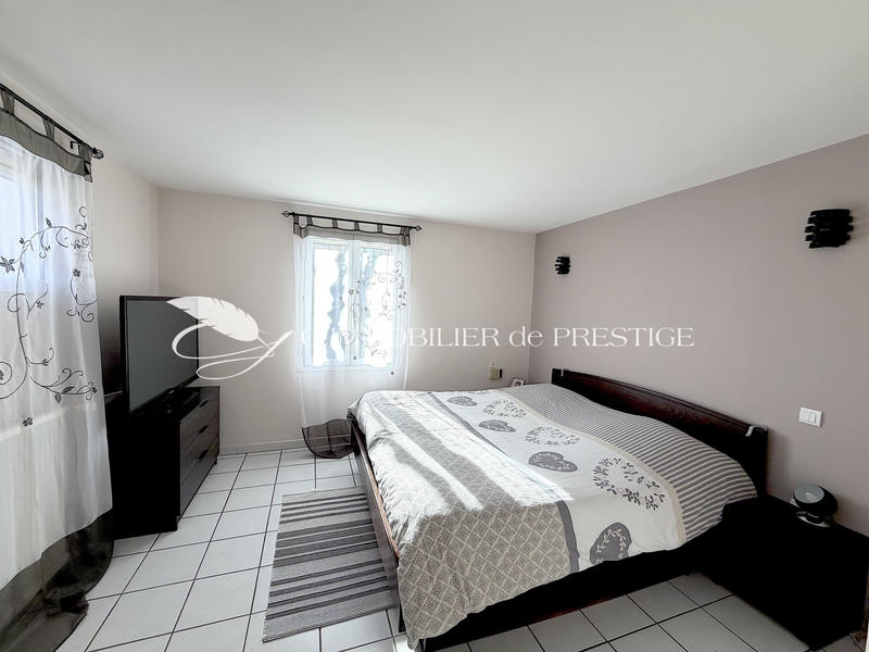 Propriété - 275 m² - 9 pièces