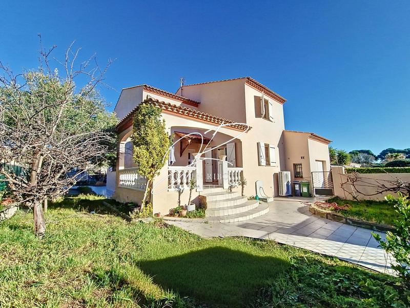 Maison - 189 m² - 8 pièces