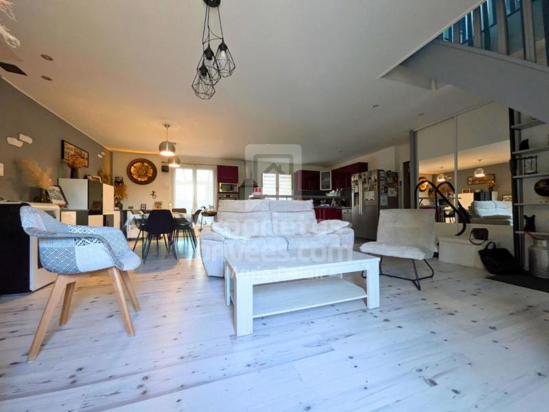 Maison - 121 m² - 6 pièces