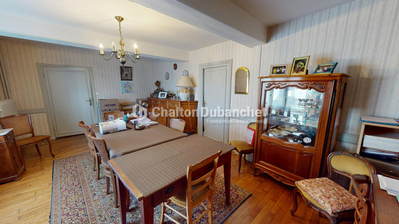 Maison - 280 m² - 9 pièces