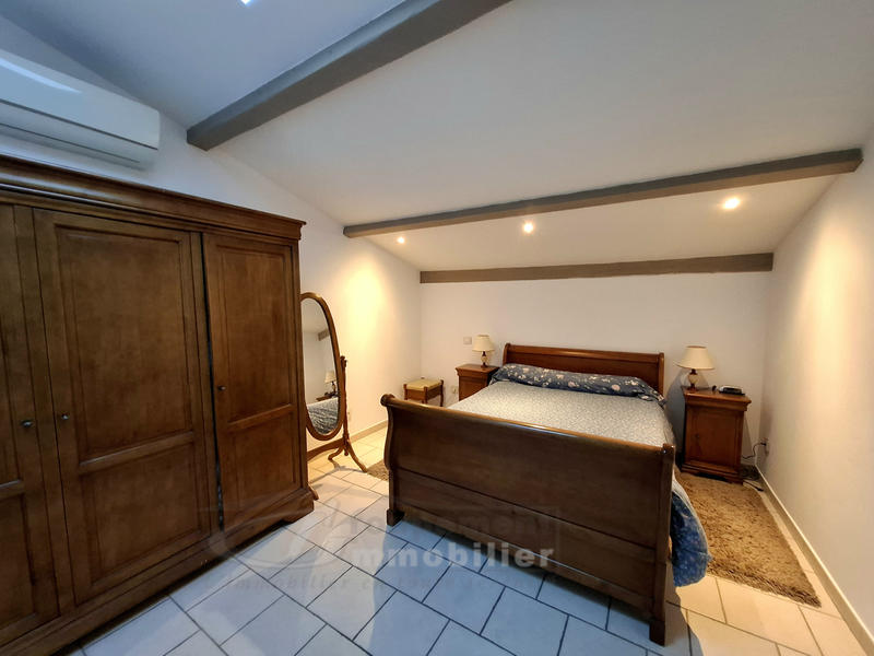 Maison - 230 m² - 6 pièces