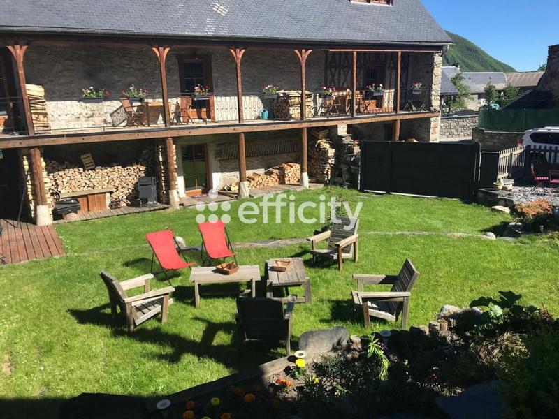 Maison - 350 m² - 10 pièces