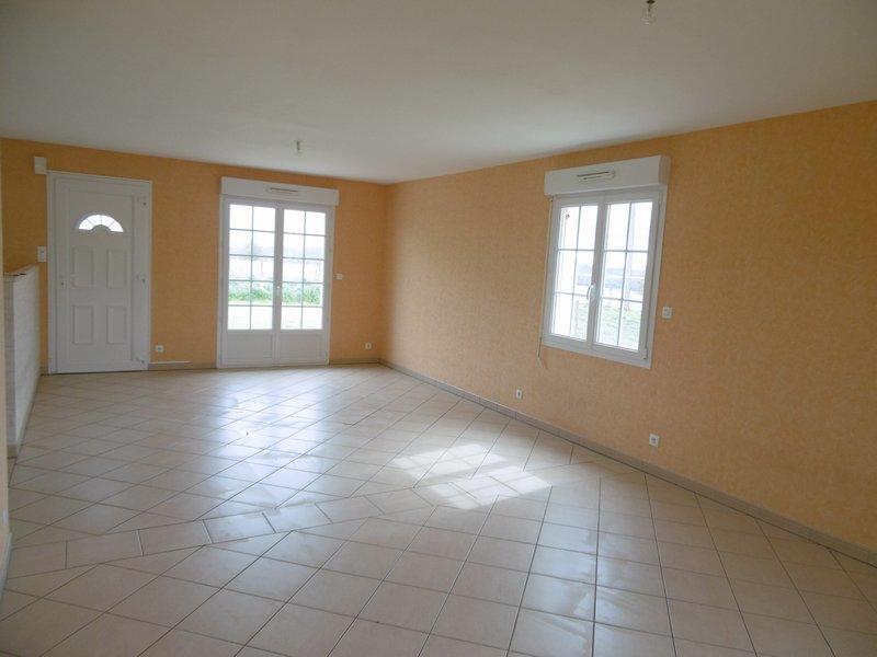 Maison - 104 m² - 4 pièces