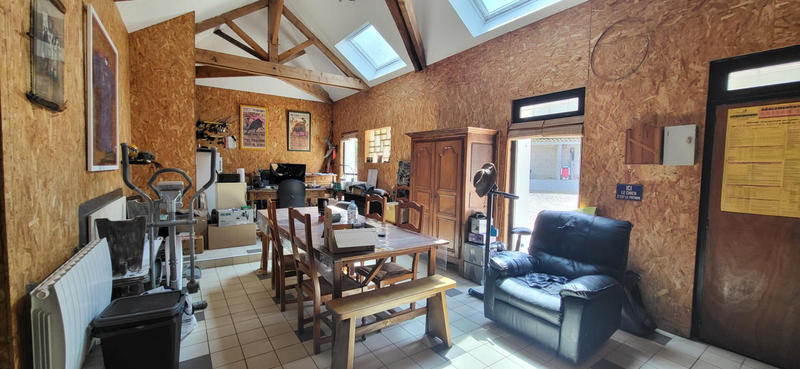 Maison - 210 m² - 7 pièces