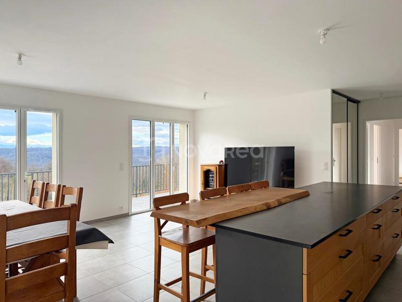 Maison - 90 m² - 5 pièces