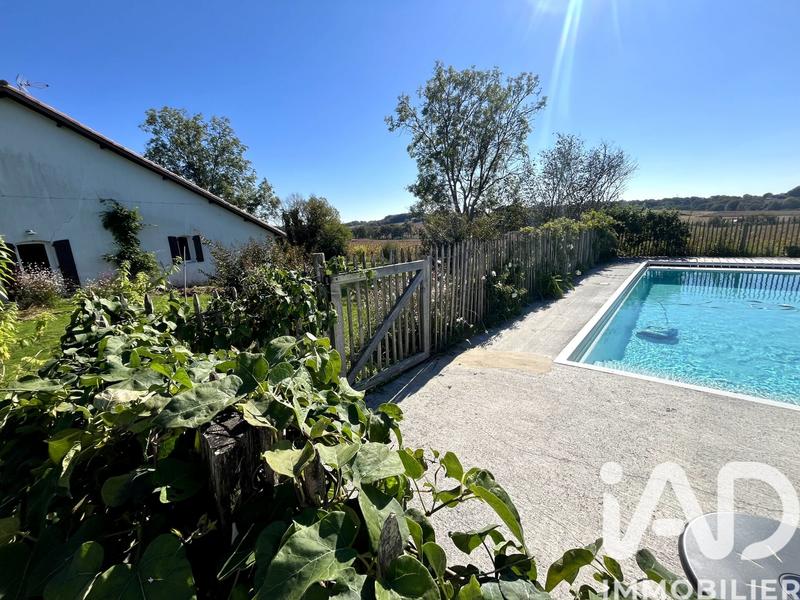 Maison - 300 m² - 9 pièces