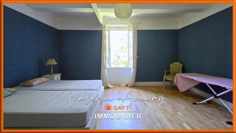 Maison de maîtres - 441 m² - 10 pièces