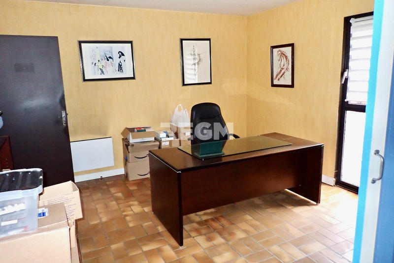 Maison - 280 m² - 7 pièces