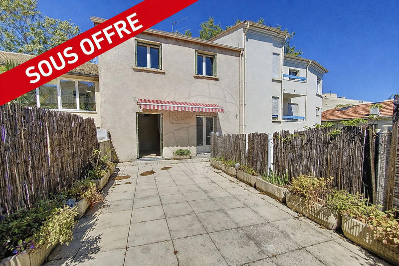 Immeuble - 234 m² - 9 pièces