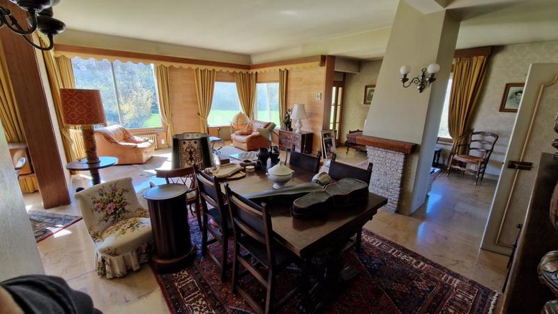 Maison - 319 m² - 9 pièces