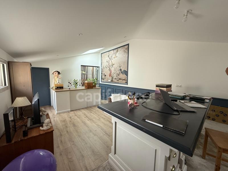 Maison - 204 m² - 7 pièces