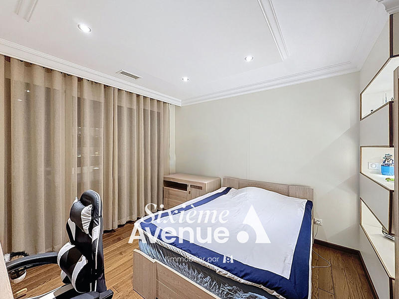 Maison - 181 m² - 7 pièces