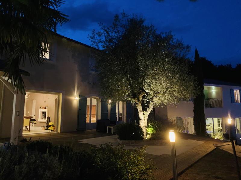 Villa - 463 m² - 13 pièces