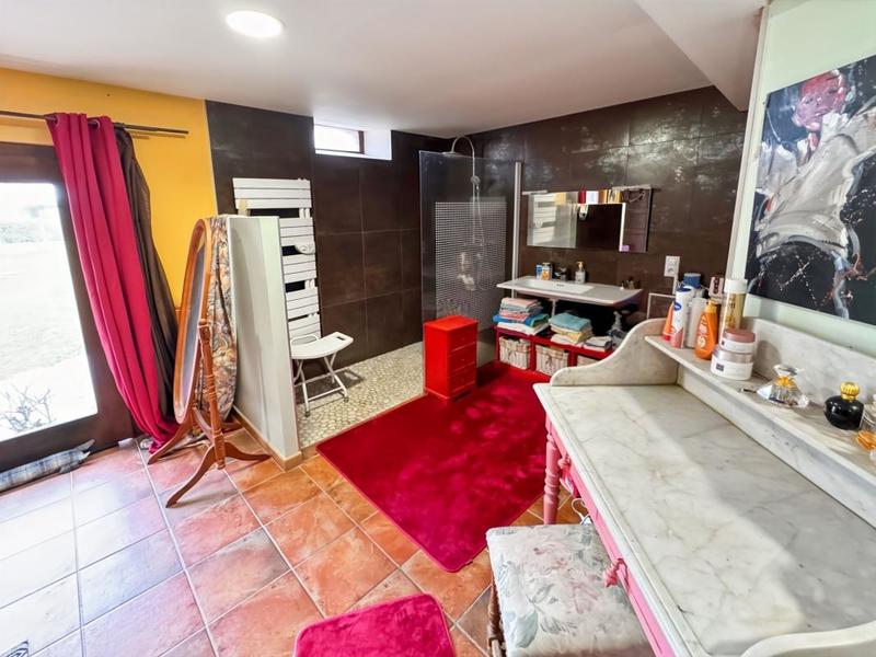 Maison - 252 m² - 6 pièces