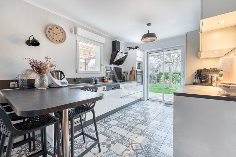 Maison - 145 m² - 6 pièces