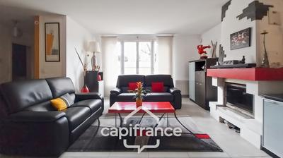 Maison - 195 m² - 7 pièces