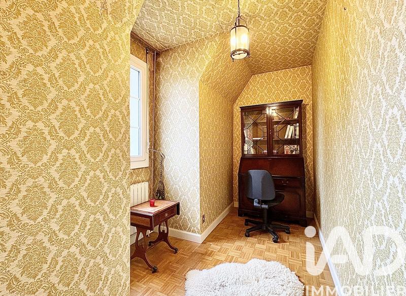 Maison - 216 m² - 10 pièces