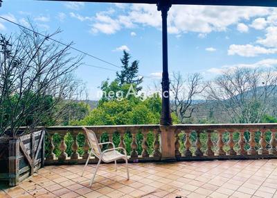 Propriété - 1 000 m² - 12 pièces