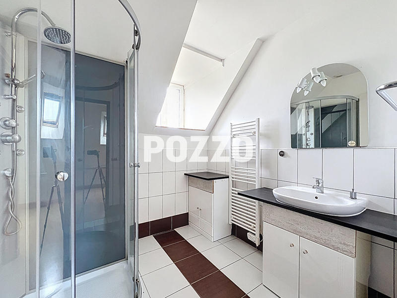 Maison - 255 m² - 7 pièces
