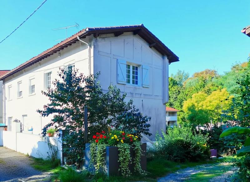 Appartement - 195 m² - 9 pièces