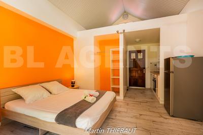 Maison - 270 m² - 13 pièces