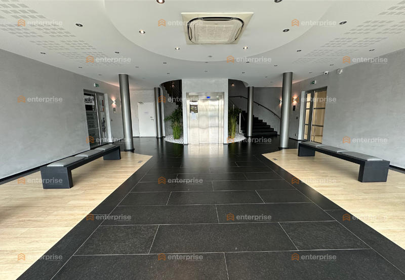 Bureau - 365 m²