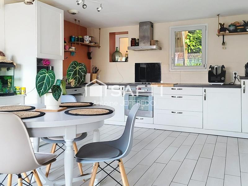 Maison - 80 m² - 4 pièces