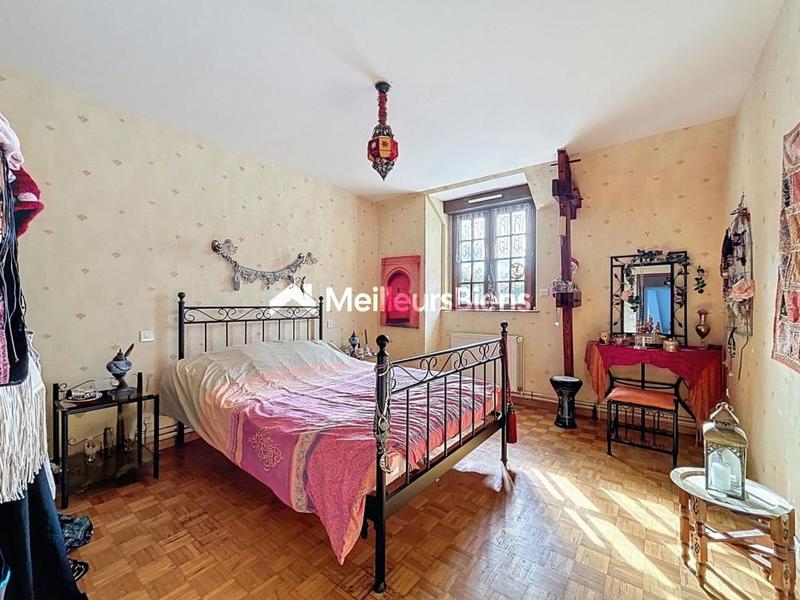 Maison - 230 m² - 10 pièces