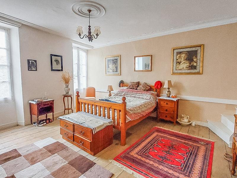 Maison traditionnelle - 136 m² - 7 pièces