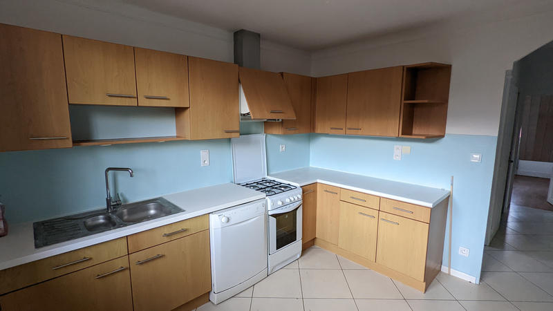 Maison - 90 m² - 5 pièces