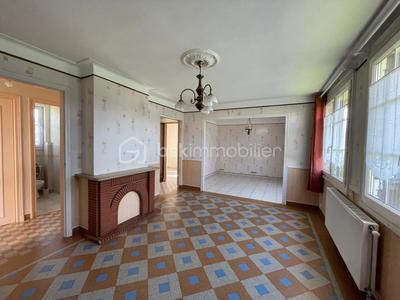 Maison - 83 m² - 5 pièces