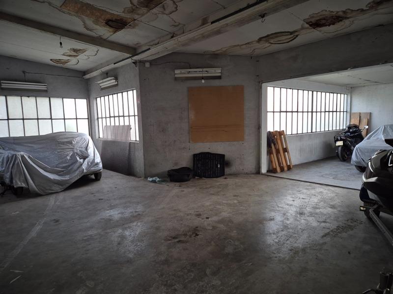 Entrepôt - 90 m² - 1 pièce