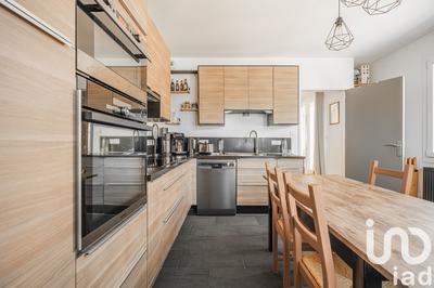 Maison - 142 m² - 10 pièces