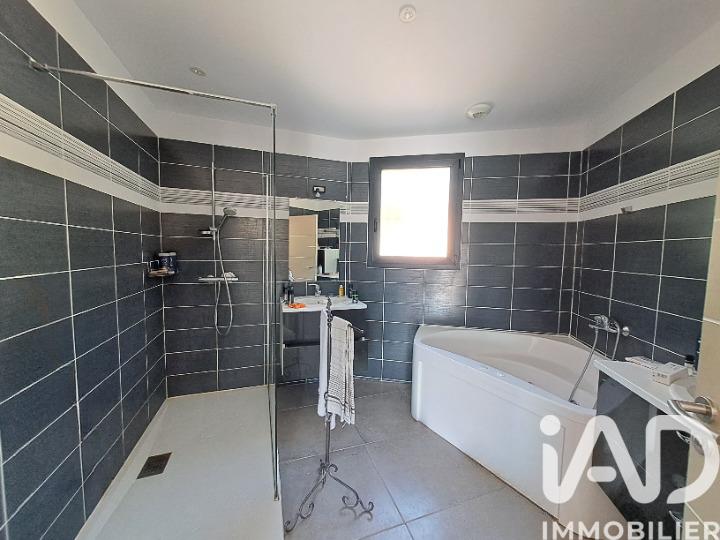 Maison - 192 m² - 7 pièces