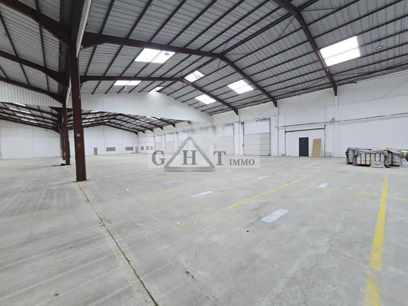 Entrepôt - 5 524 m²