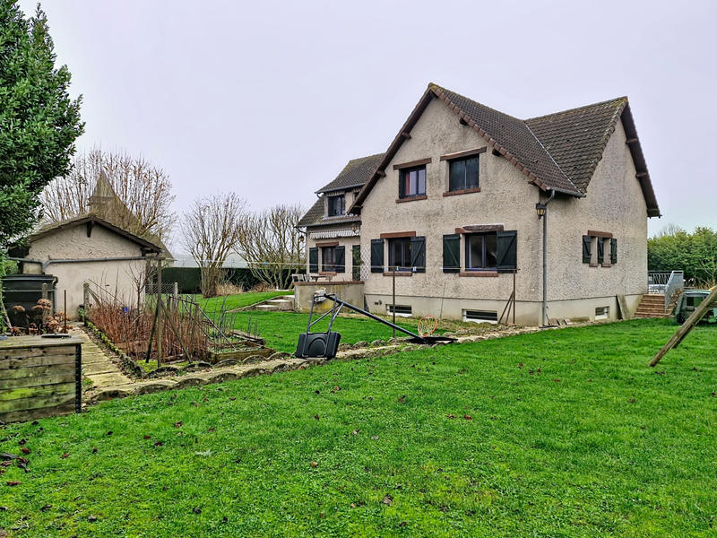 Maison - 210 m² - 10 pièces