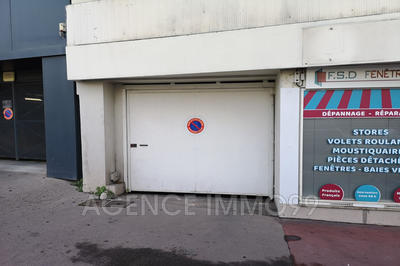 Parking / Garage - 14 m²