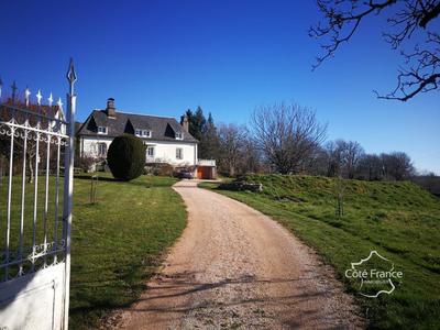 Villa - 192 m² - 7 pièces