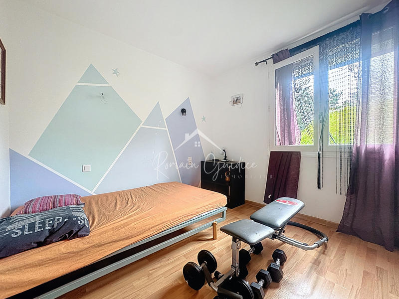 Appartement - 98 m² - 4 pièces