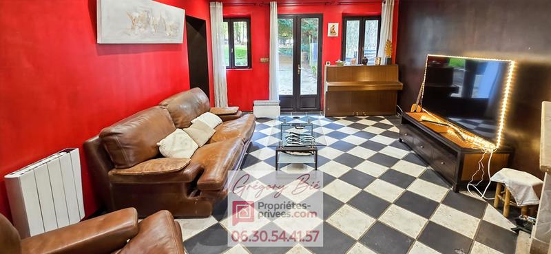 Maison - 231 m² - 7 pièces