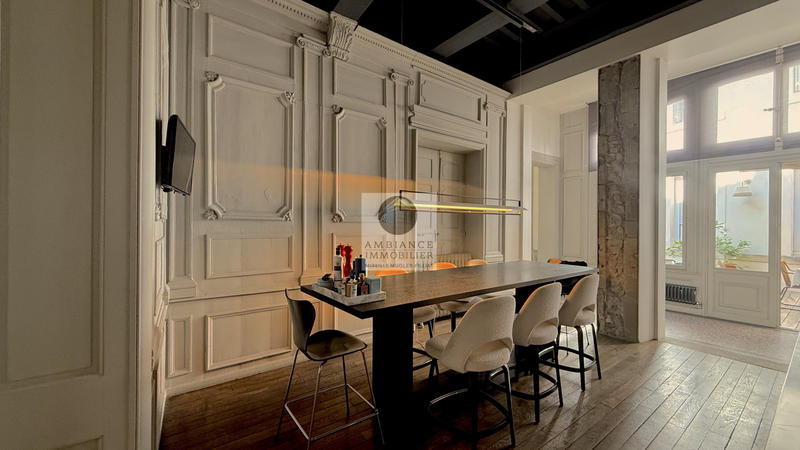 Appartement - 358 m² - 9 pièces