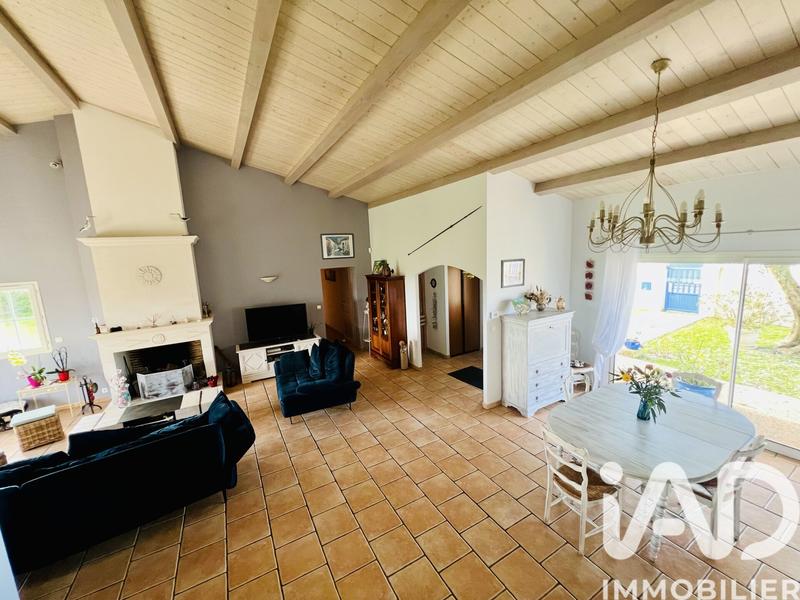 Maison - 140 m² - 5 pièces