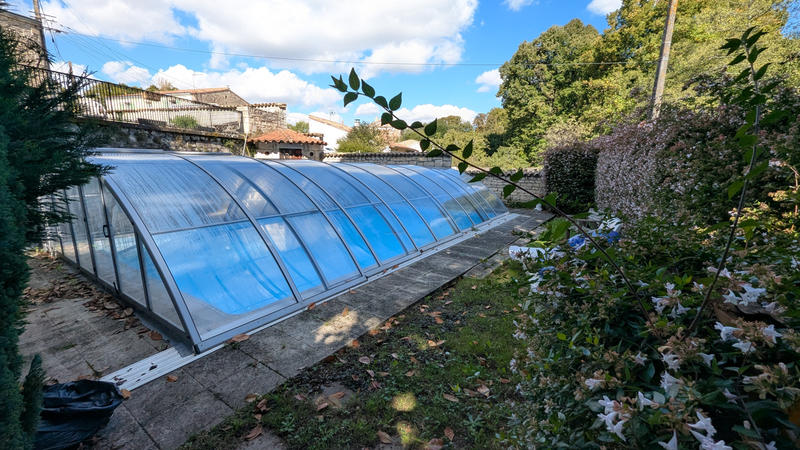 Maison - 340 m² - 13 pièces