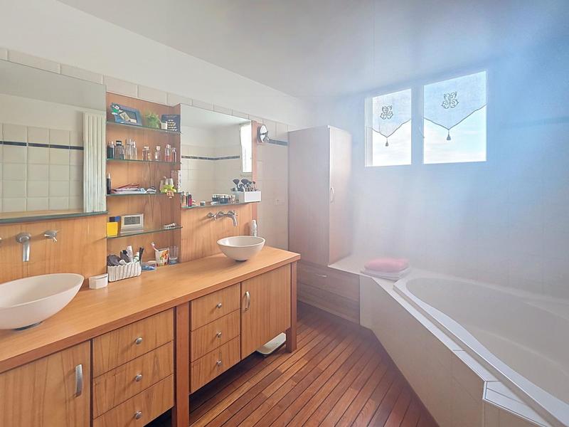 Maison - 197 m² - 5 pièces