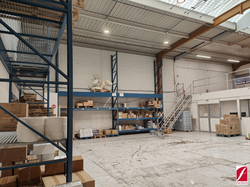 Entrepôt - 298 m²